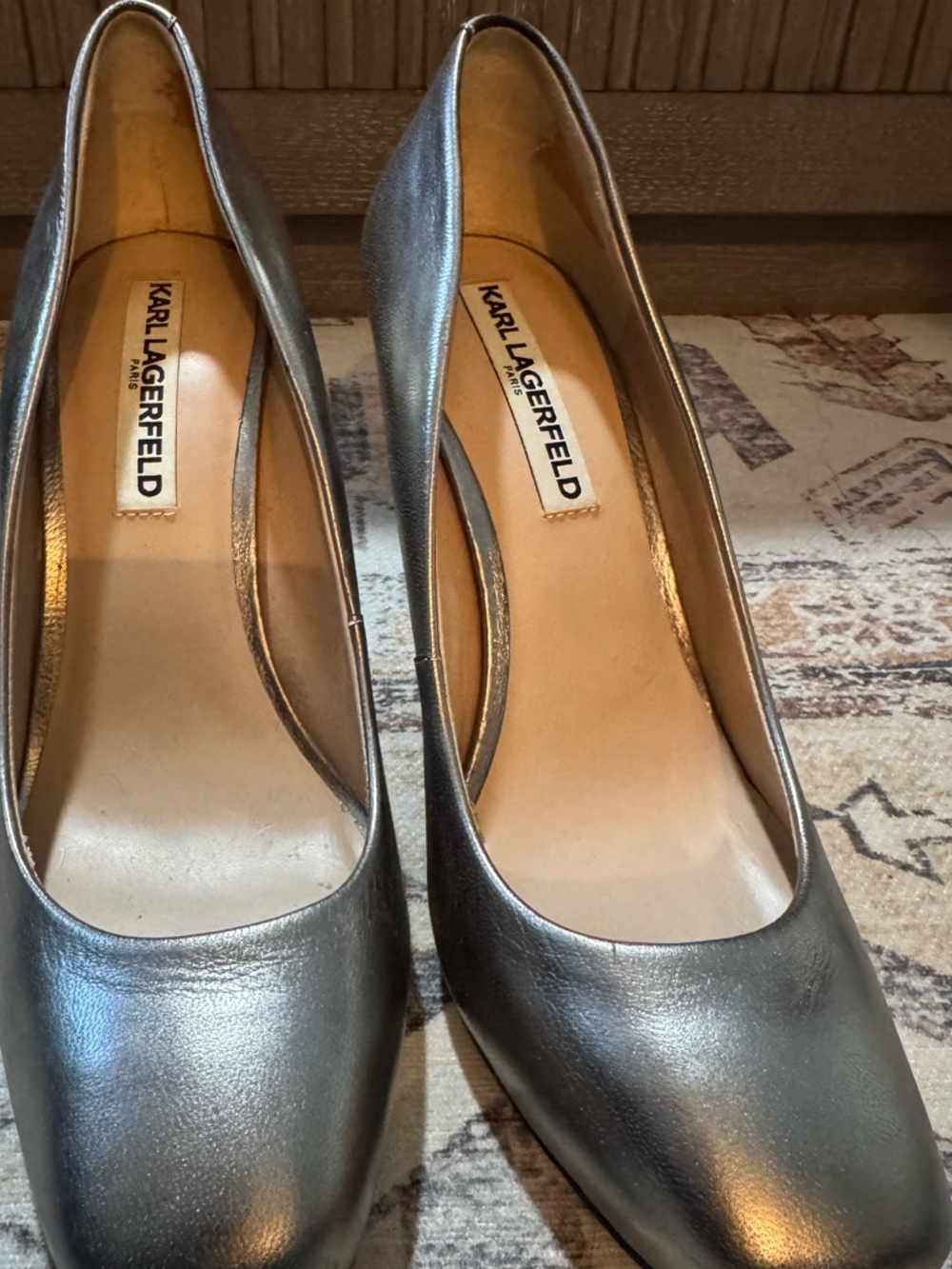Karl Lagerfeld Metallic Silver Women's Pumps
Metallic Gray